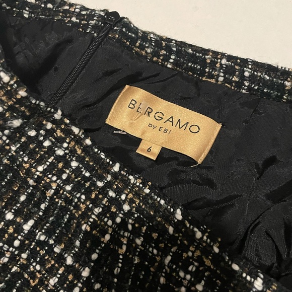 Tweeted skirt - Picture 3 of 3